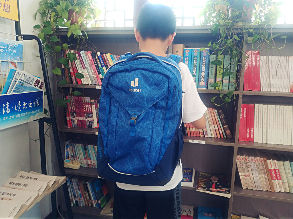 保护脊柱,健康成长:多特(Deuter)Ypsilon优习护脊中学生书包