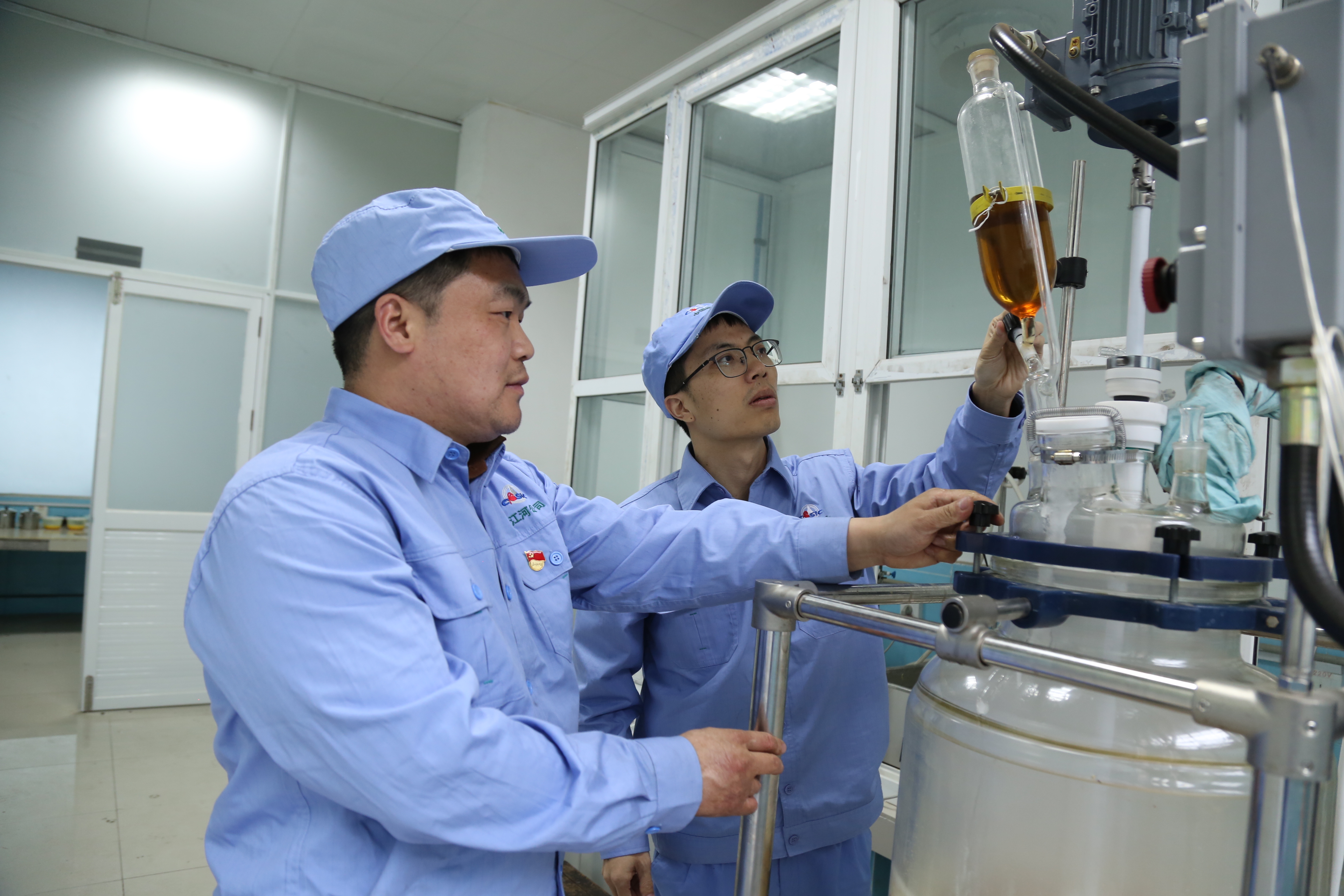 十四年潜心发展走出功能材料创新路——中国航天科工六院江河公司功能材料创新研制纪实