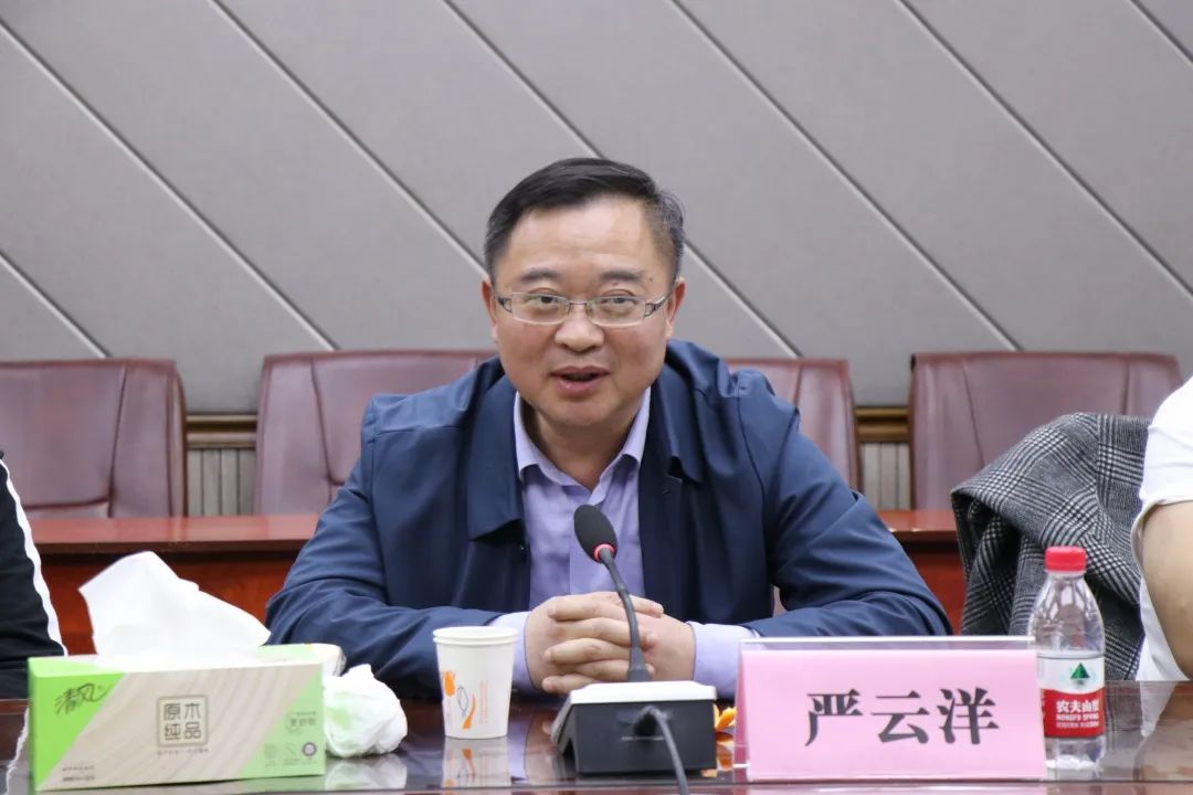 人大、北航、瑞中、淮中产学研校友联盟领导和专家来淮中考察交流