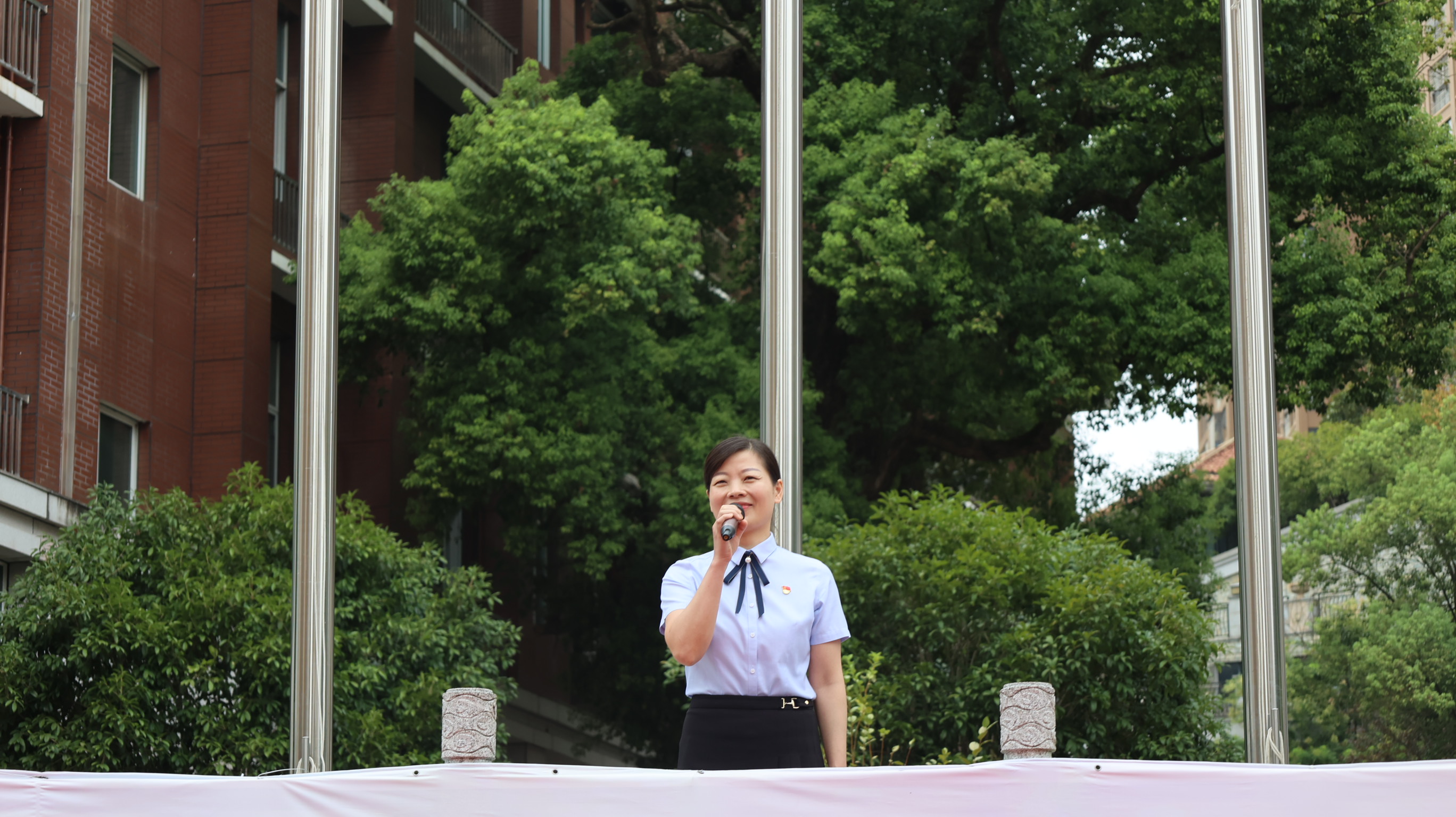 开学典礼以奋斗的姿态继续出发,加油开学季筑梦新未来