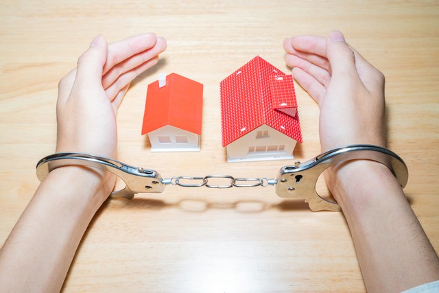 唯一住房被法拍前可以住在里面吗,什么情况下住房会被法拍