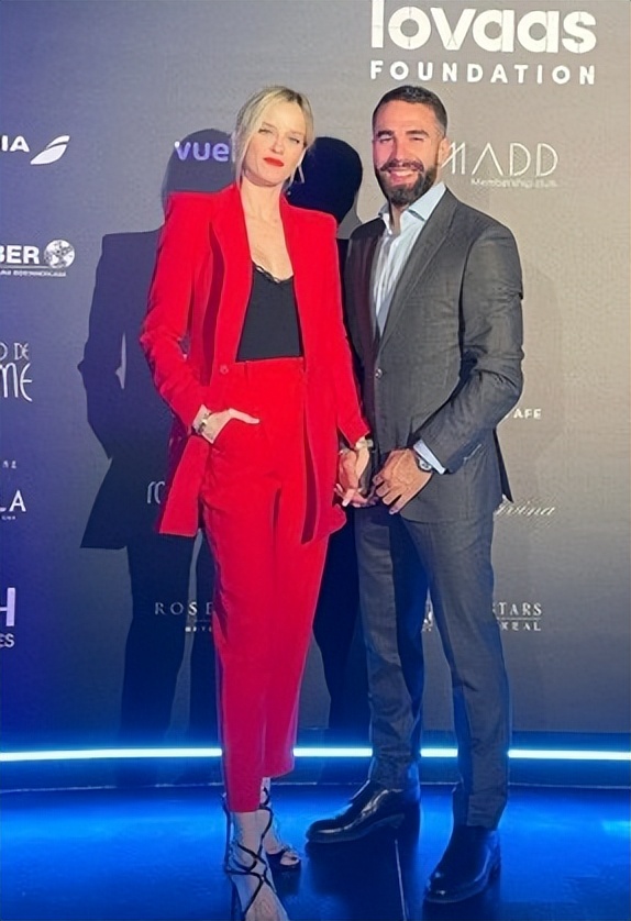 西班牙世界杯太太团惊艳全场,世界杯太太团美女