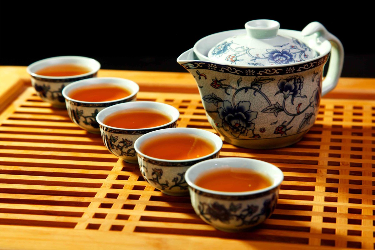 冬天适合喝绿茶还是适合喝红茶,冬季喝茶红茶还是绿茶