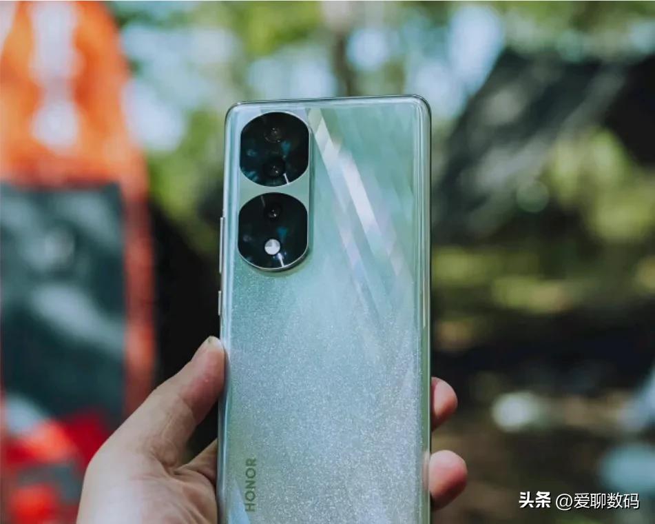 高性价比入门单反照相机推荐,三四千左右单反相机推荐