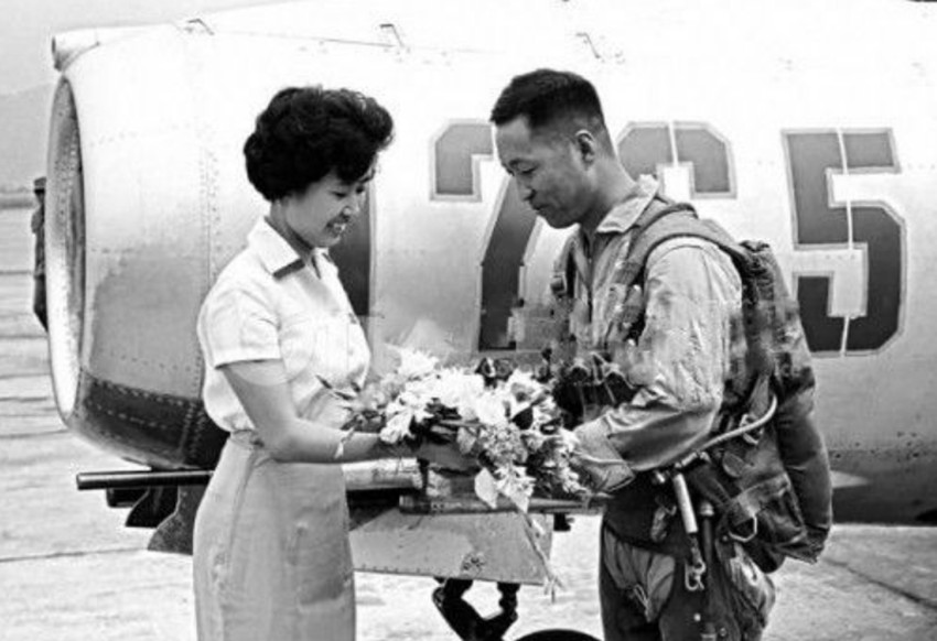 刘承司为了一块手表，驾机叛逃台湾得千两黄金，为何此后日子很惨