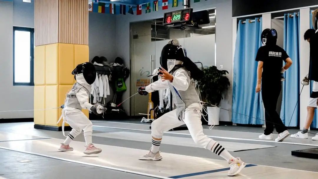 儿童击剑运动员下肢力量训练,少儿运动击剑