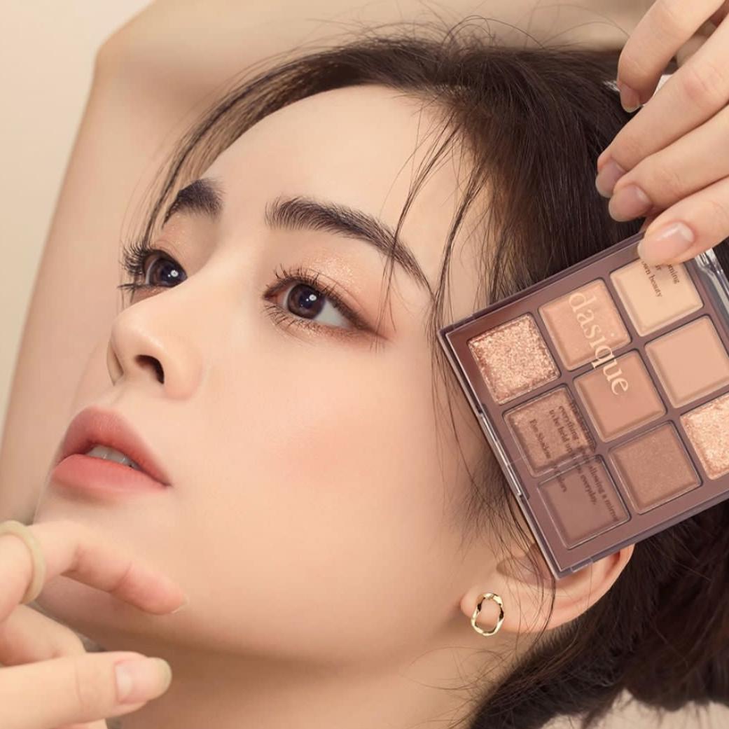 初秋氛围感枫糖棕色系妆容,秋冬焦糖暖栗妆