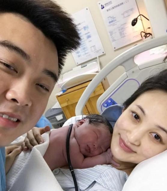 乒乓球冠军王皓简历,奥运冠军王皓和妻子现状