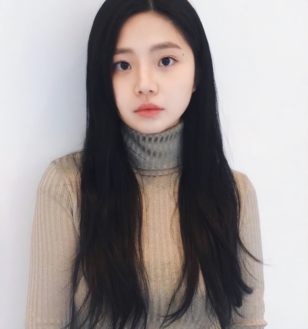 齐肩应该怎么烫才洋气减龄,奔四奔五的女人最好放弃黑长直