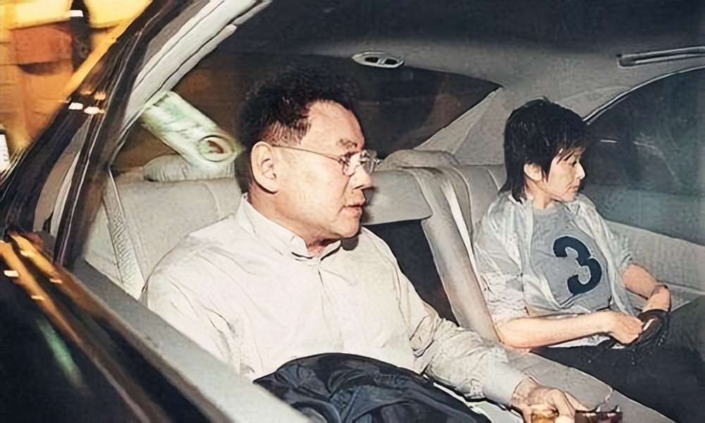 关之琳以往的几段恋情 (关之琳一共有几次婚姻)