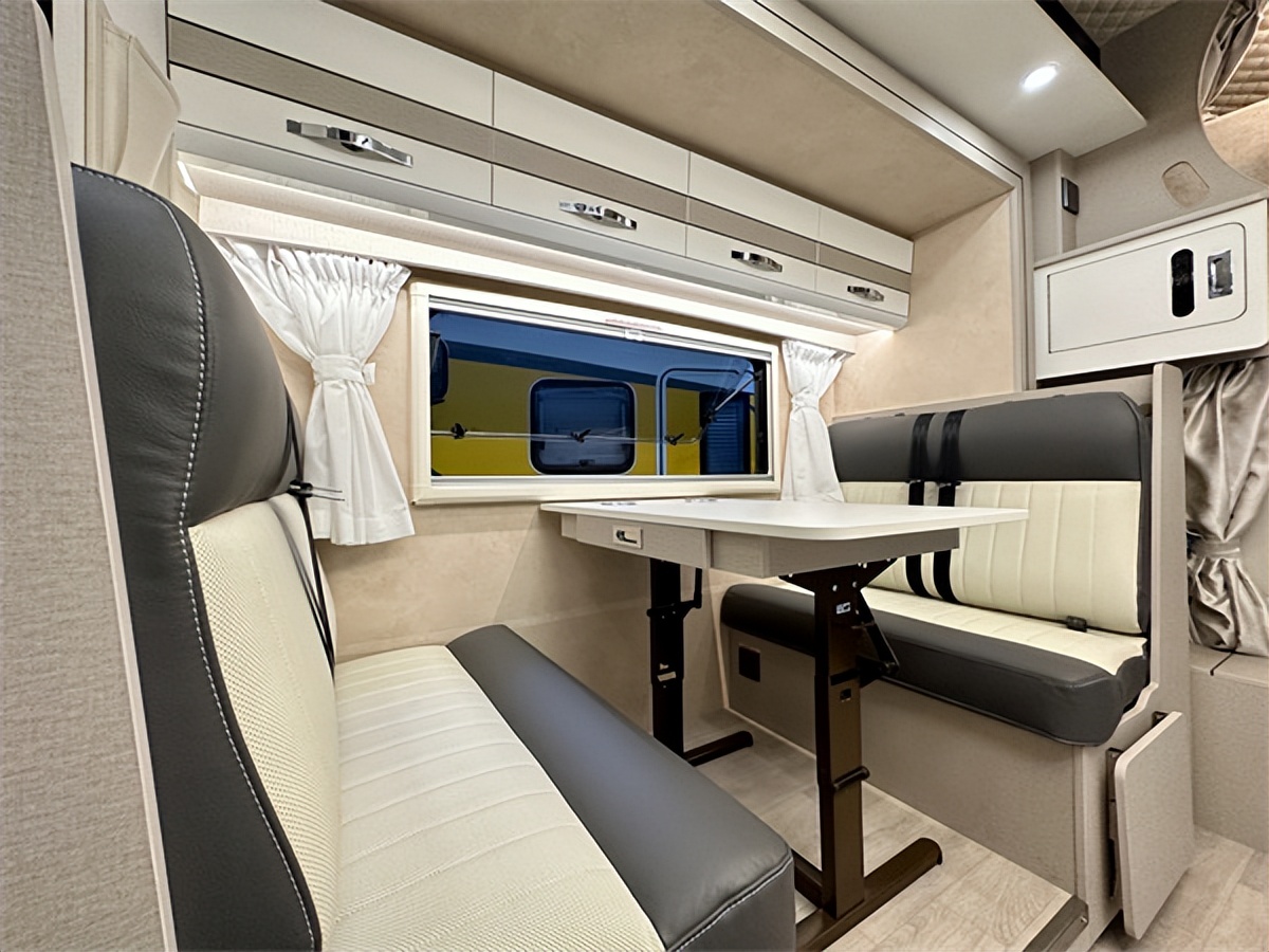 戴德依维柯newdaily小额头房车,戴德2023款c型6.5吨依维柯房车