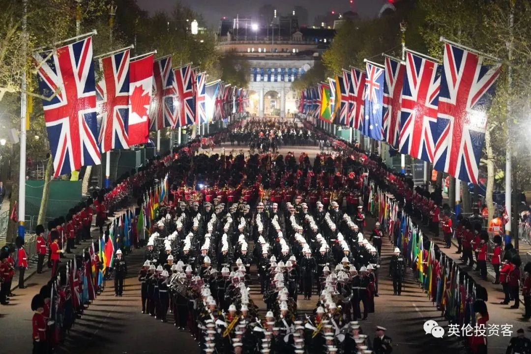 英国国王加冕典礼全过程中文解说,英国国王加冕仪式直击现场哈里