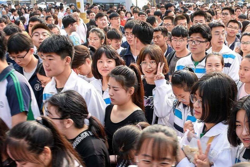 成绩刚上本科线适合读什么专业,分数不高的本科读什么专业好就业