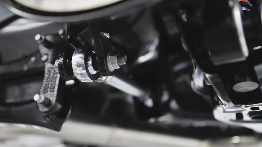 全赛道定制性能飙升低趴战斗钢炮“豹力变装”