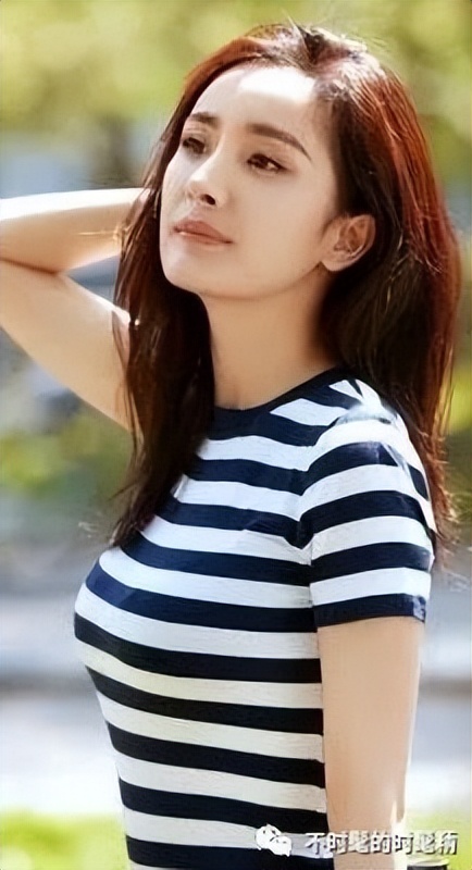 胸大怎么穿衣服不会凸出来,胸大怎么穿衣服不肿