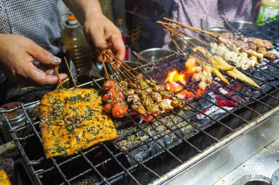 刚刚,我把月入2万元的烧烤店关掉了:表面风光,辛酸自己知道