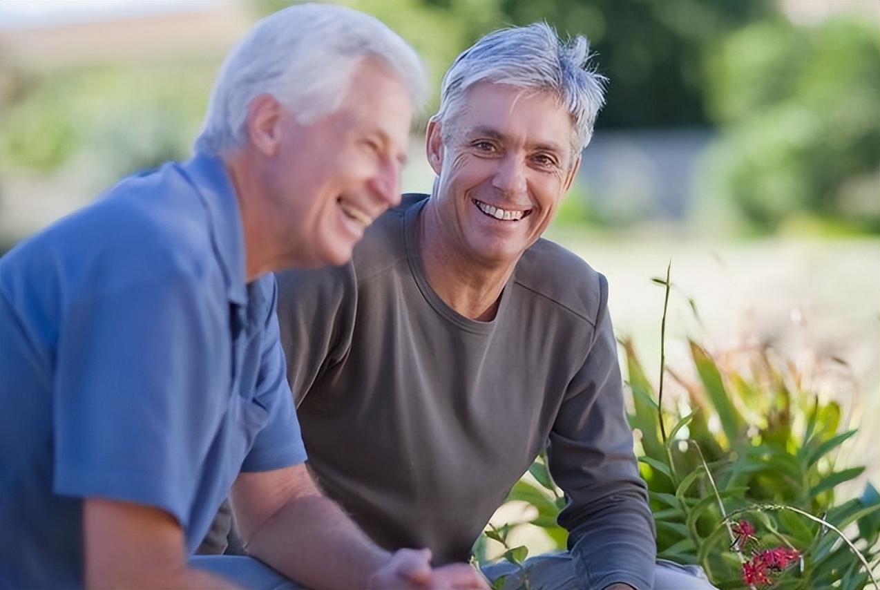 隐私部位的毛发变白，意味着体内有疾病吗？能不能刮掉？