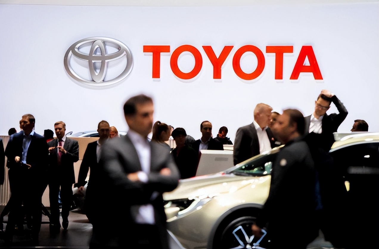 丰田急刹车双闪没办法关,丰田急刹车怎么解决