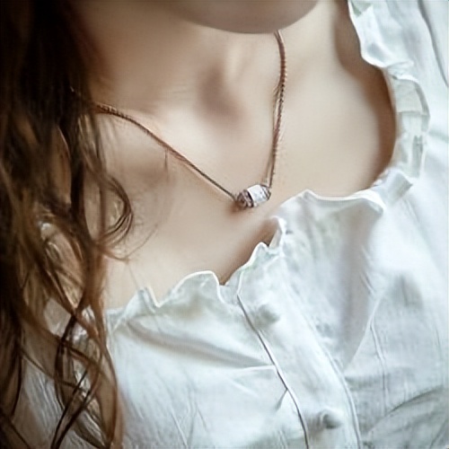 一千左右轻奢项链品牌都有哪些,1000元左右的轻奢项链排行榜