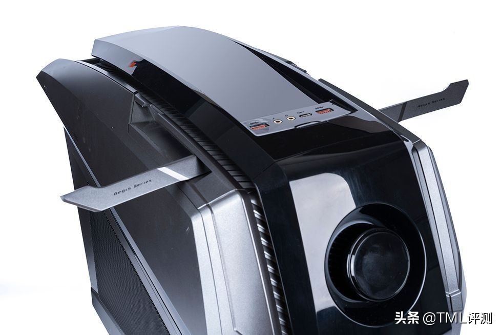 来自旗舰顶配的快乐—微星宙斯盾Ti5（12th）游戏主机评测