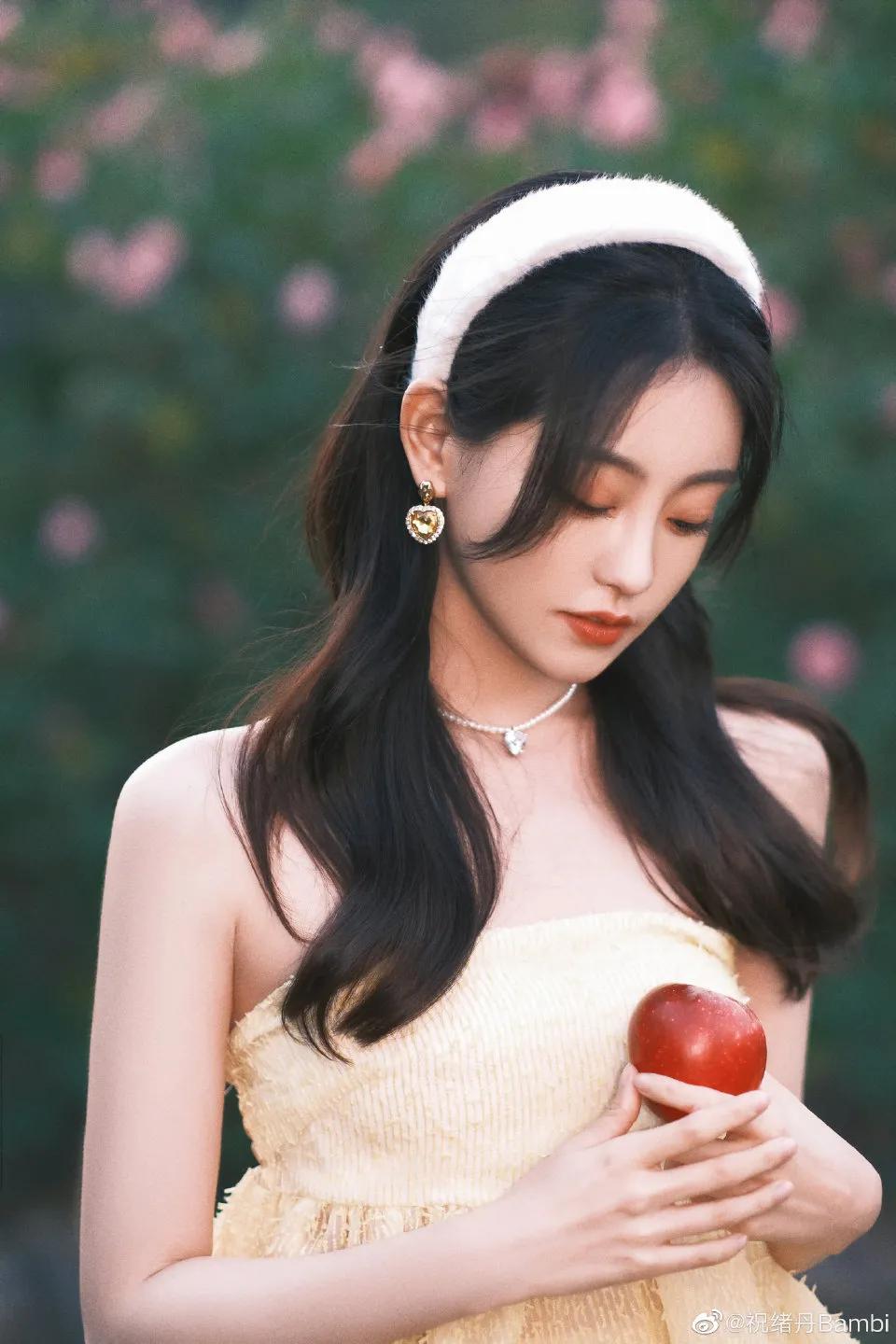 祝绪丹唱当你,祝绪丹吃糖视频完整版