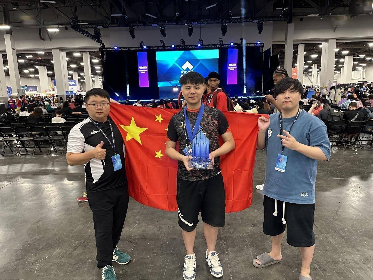 小孩拿拳皇98世界冠军,拳皇97小孩世界冠军总决赛