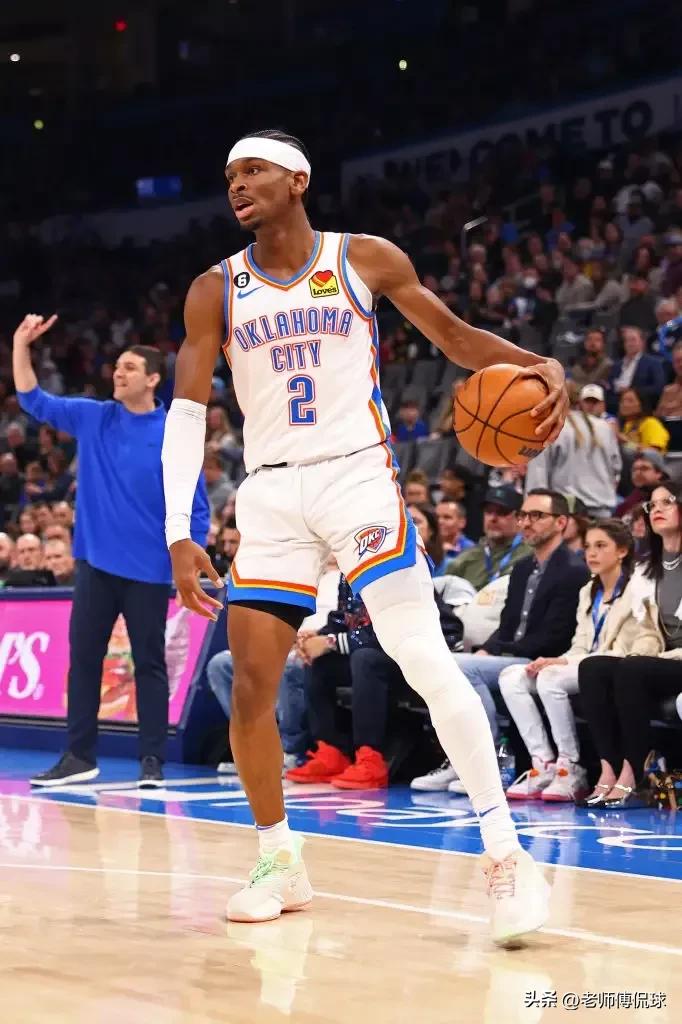 戴维斯爆砍34分21板,戴维斯打满全场的比赛