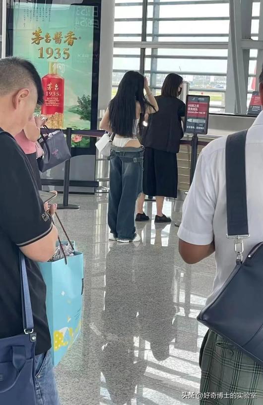 女生穿低腰裤应该注意什么,为什么穿低腰裤不会有小肚子