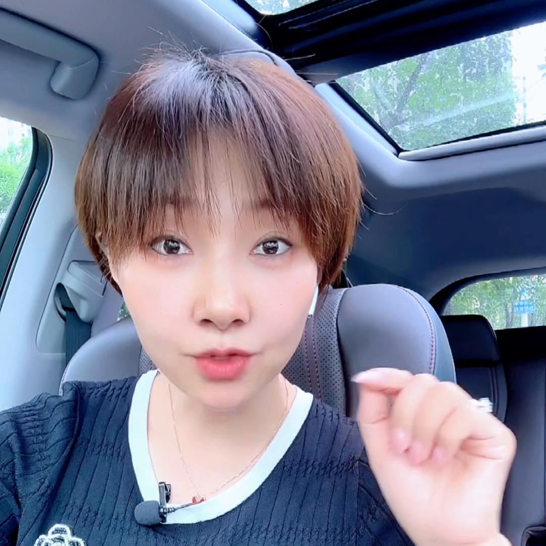 健康饮食每天吃多种水果和蔬菜,多吃蔬菜水果等健康饮食