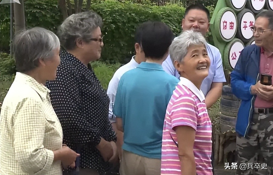 上海嘉定:70岁老太“众筹”买一栋楼,抱团养老21年:比家里自在