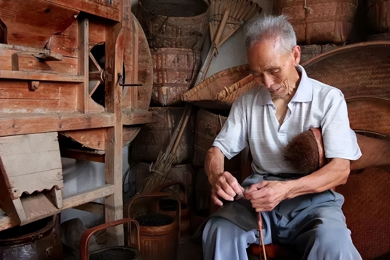 客家农村农具老物件,农村老物件斗笠蓑衣