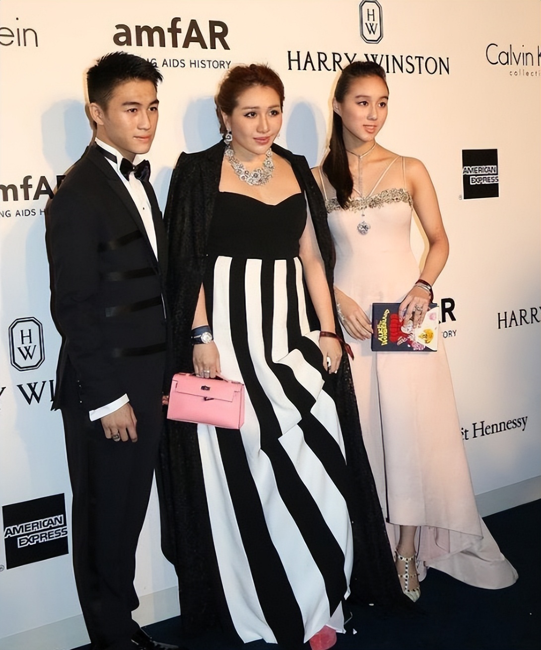 赌王戴奢华翡翠 (赌王三太的珠宝首饰翡翠)