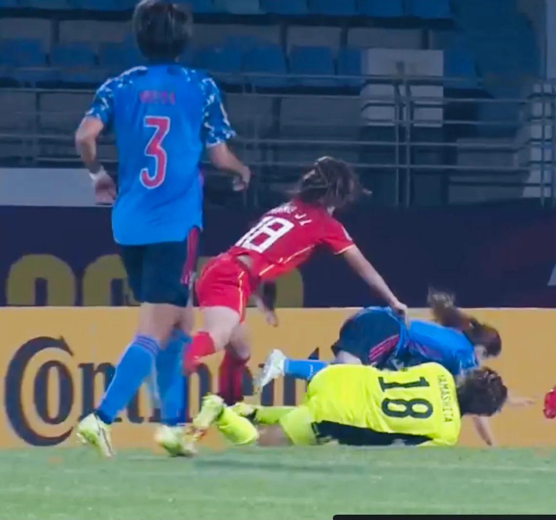 中国女足足球精神视频,水庆霞东亚杯让中国女足得到锻炼