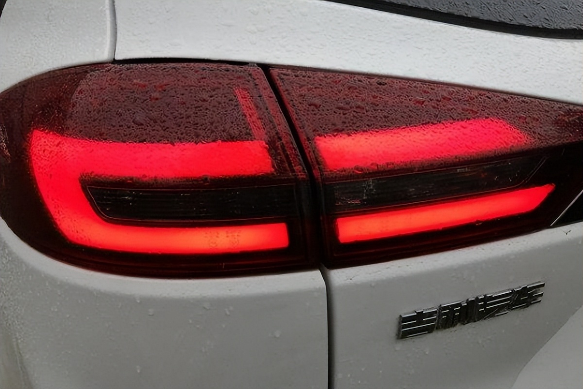 汽车倒车灯线路坏了怎么查,汽车的倒车灯为什么老是坏