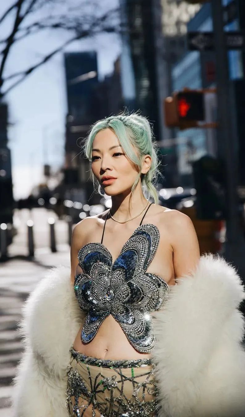 香港富豪上千万买的车,香港富商24辆劳斯莱斯