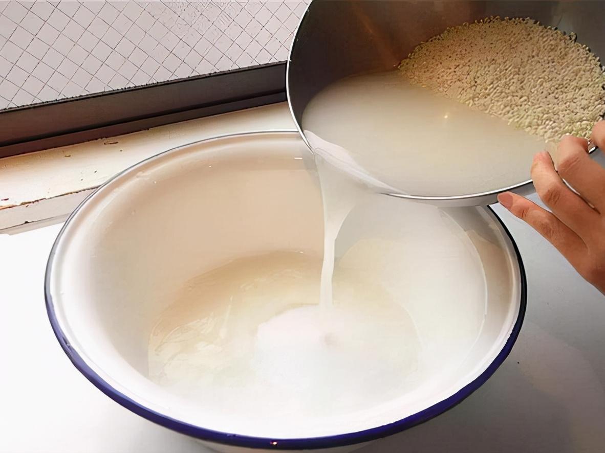 夏天毛巾有臭味用什么方法洗最好,毛巾用久了有异味发硬咋处理