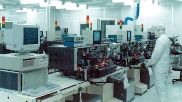 从晶体管到集成电路发展历程,从电子管到晶体管的科技史