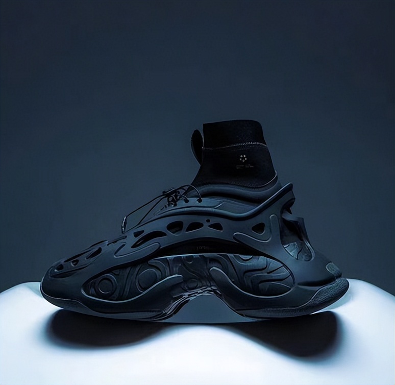 阿迪黑白水母鞋,阿迪达斯夜光水母