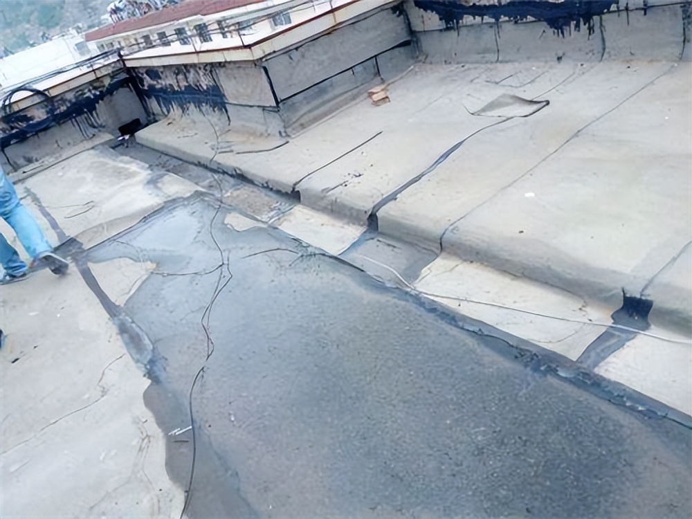 楼顶层如何处理隔热与漏水便宜,楼顶漏水的处理方法