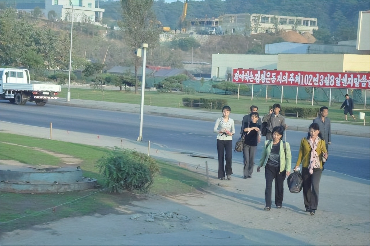 朝鲜见闻录视频,走进朝鲜揭秘朝鲜百姓的手机生活