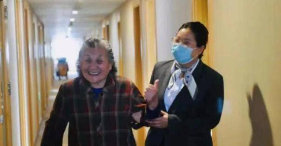 “不买房，不租房”每月300块住酒店，80后女孩“禁欲式”生活