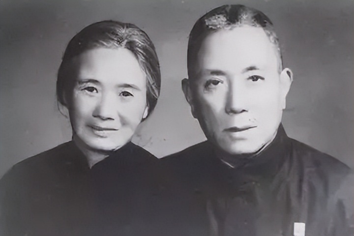 1954年蒋介石悄悄回到浙江：留下了这张照片，再也回不去家乡