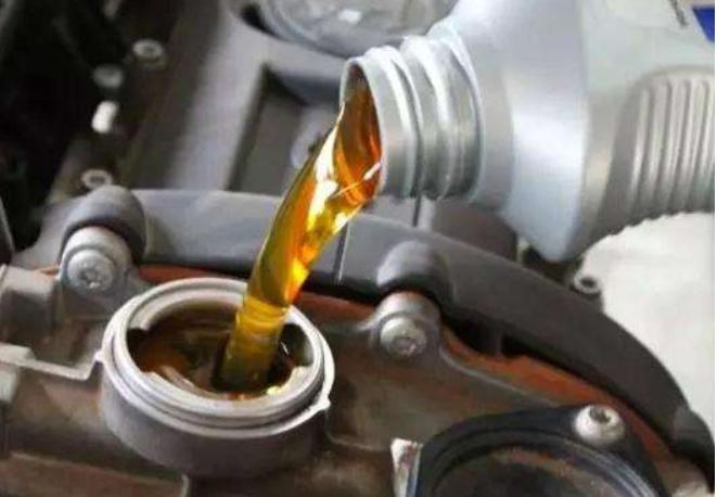 多长时间或行驶里程更换机油,换机油一年了公里数没到需要换吗