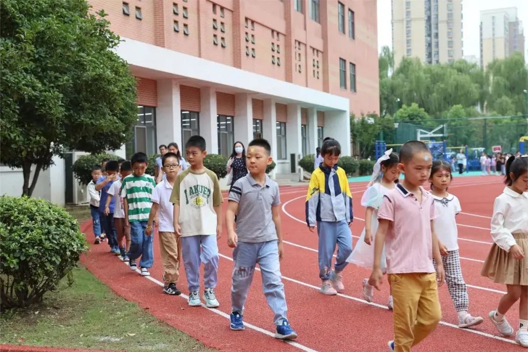 苏州工业园区星洋小学入学政策,苏州市工业园区星洲小学简介