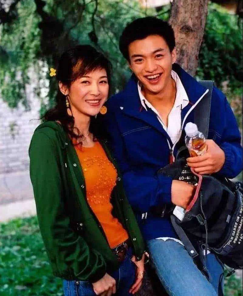 周一围勇敢换来终身内向,周一围成名膨胀