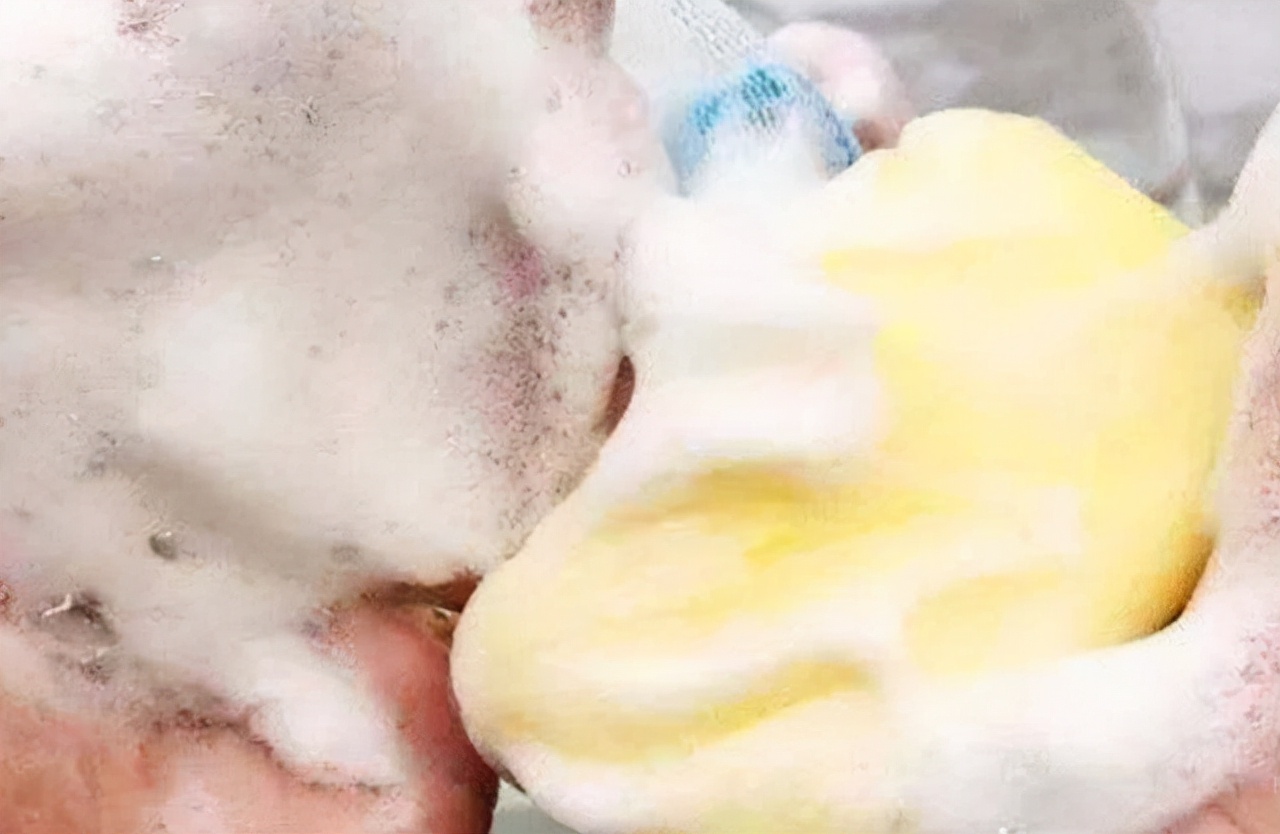 硫磺皂怎样洗头发,硫磺皂正确洗头发的方法