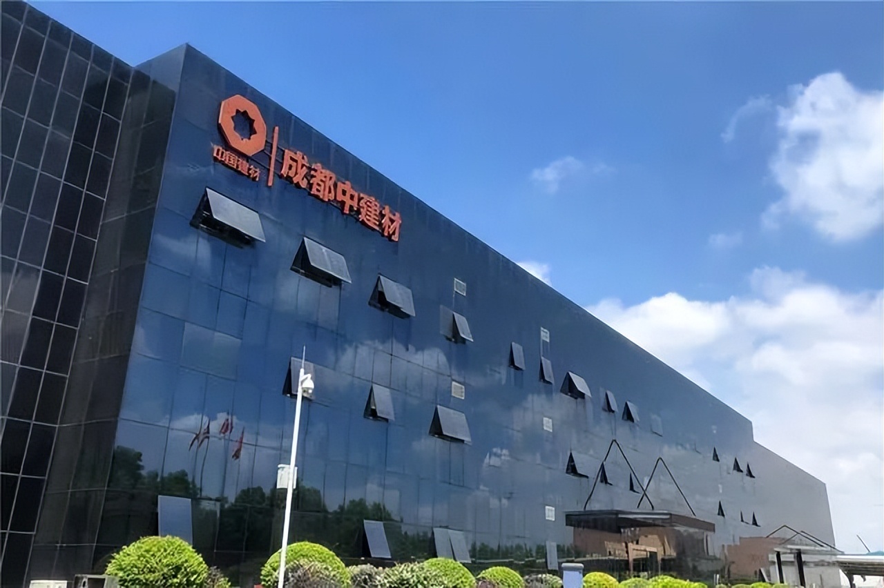 【三提三争】喜讯！南鲁山镇与成都中建材光电材料有限公司成功签约“水墨鲁山”全电智慧民宿集聚区项目