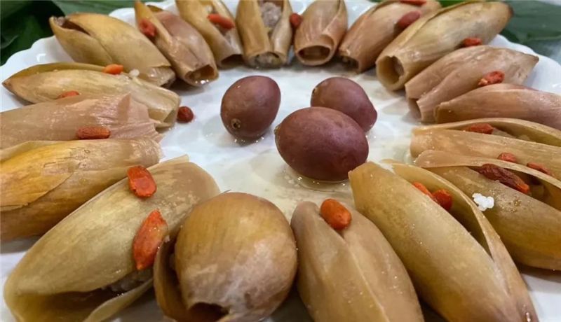 浜戝崡鎬掓睙鍗佸ぇ蹇呭悆缇庨,浜戦鍝佸皾鑸屽皷涓婄殑绾㈡渤