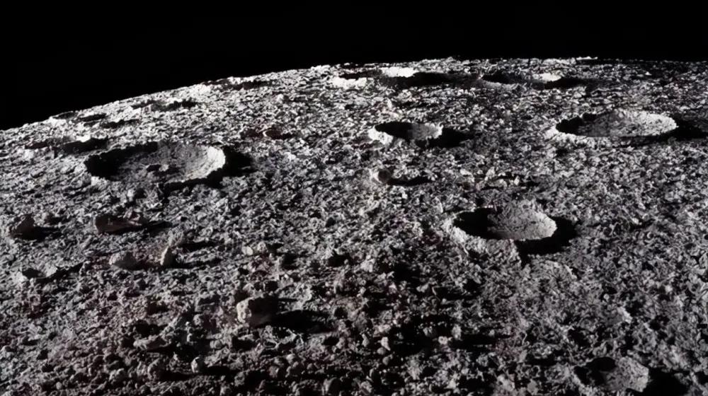 月球背面看到神秘小屋？玉兔2号抵近观察，不久之后答案揭晓