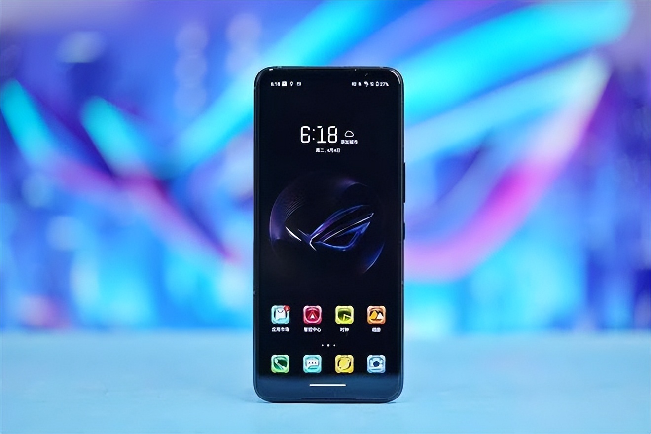 618手游*党**购机攻略：不要只看芯片，这些配置分分钟助你吃鸡上分